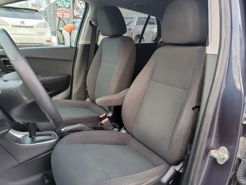 Used 2019 Chevrolet Trax LS w/ Tint and Cruise Package image 8