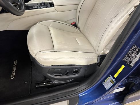 Used 2015 Hyundai Genesis 3.8 w/ Option Group 04 image 43