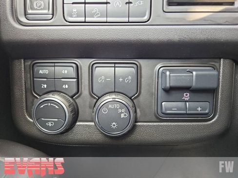 Used 2021 Chevrolet Tahoe Z71 w/ Z71 Signature Package image 19