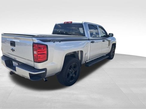 Used 2018 Chevrolet Silverado 1500 Custom w/ Custom Value Package AWD/4WD image 10