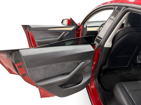 Certified 2023 Tesla Model Y Long Range AWD/4WD image 10