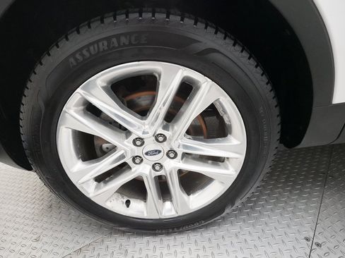 Used 2016 Ford Explorer XLT w/ Equipment Group 202A image 30