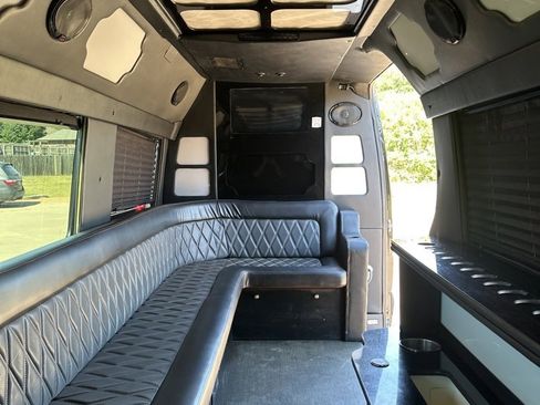 Used 2016 Mercedes-Benz Sprinter 3500 image 33