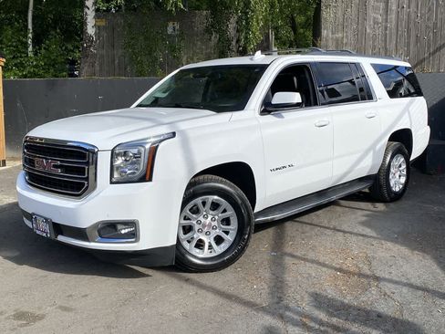 Used 2019 GMC Yukon XL SLT AWD/4WD image 1