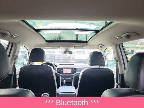 Used 2023 Volkswagen Atlas SEL Premium image 5