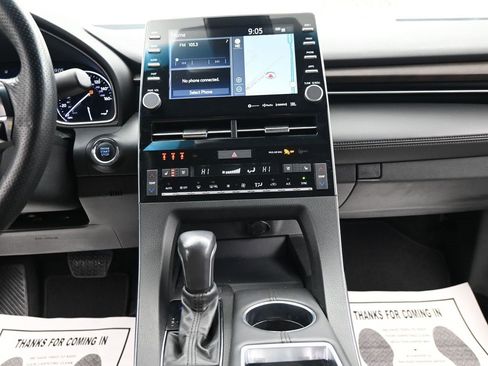 Used 2022 Toyota Avalon Limited image 22