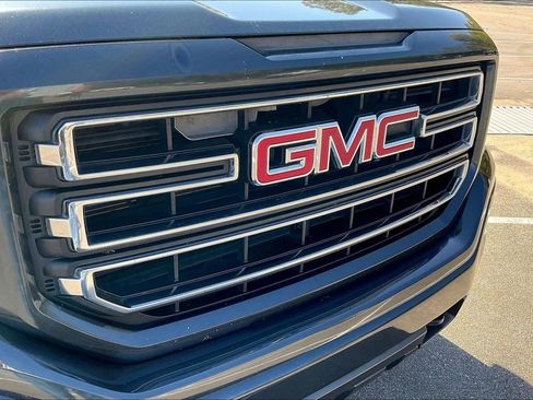 Used 2017 GMC Sierra 1500 SLE w/ SLE Value Package image 30