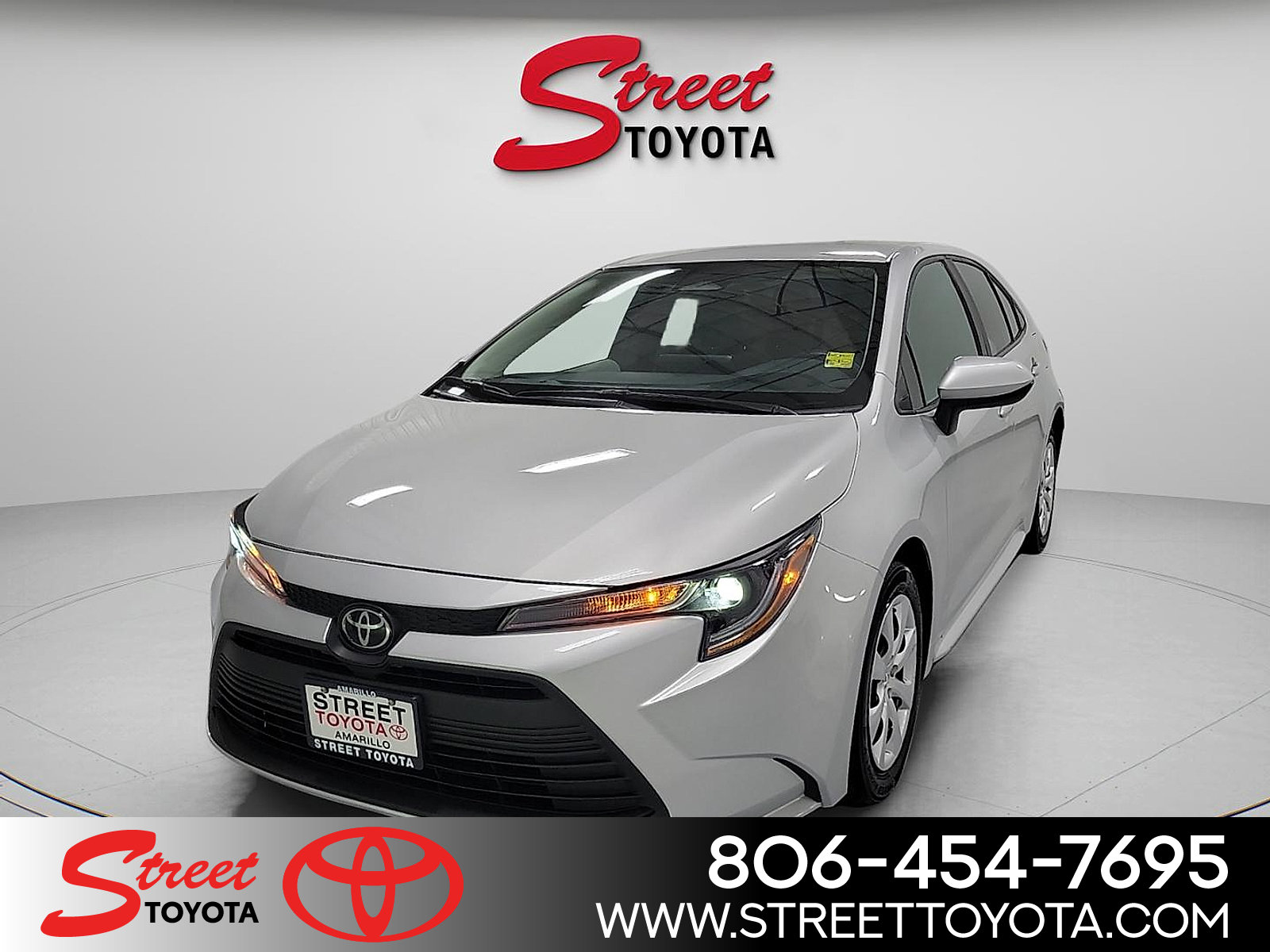 Certified 2025 Toyota Corolla LE FWD image 1