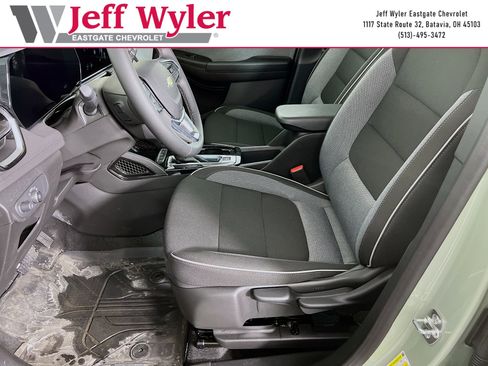 New 2026 Chevrolet TrailBlazer LT w/ LT Cold Weather Package FWD image 3