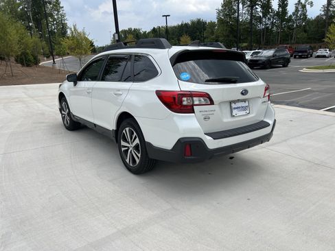 Used 2019 Subaru Outback 2.5i Limited AWD/4WD image 9