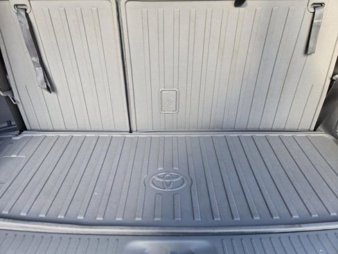 Used 2018 Toyota Highlander XLE image 31