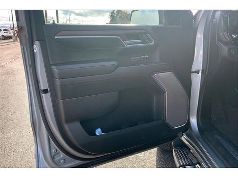 Used 2024 Chevrolet Silverado 1500 High Country w/ Technology Package image 24