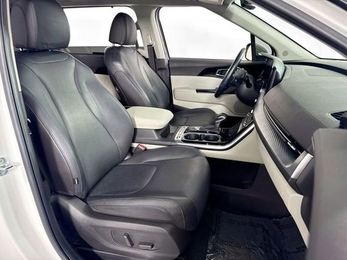 Used 2023 Kia Carnival SX Prestige FWD image 37