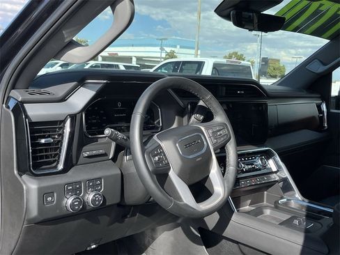 Used 2025 GMC Sierra 2500 Denali w/ Technology Package image 11