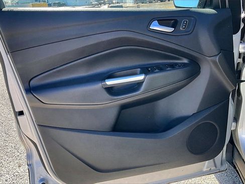 Used 2017 Ford Escape SE image 21