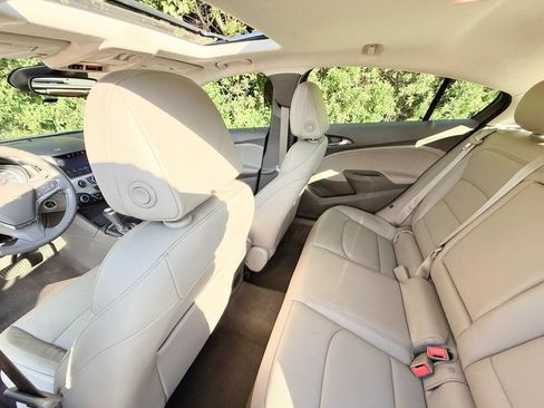 Used 2017 Chevrolet Cruze Premier FWD image 32
