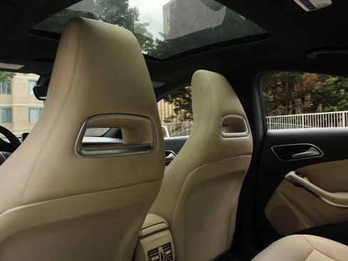 Used 2014 Mercedes-Benz CLA 250 4MATIC image 20