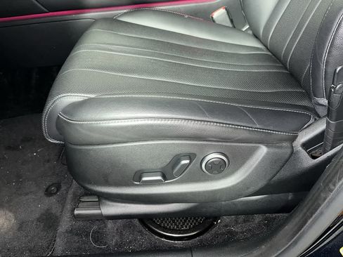 Used 2025 Genesis GV80 2.5T Standard image 14