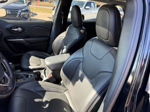 Used 2021 Jeep Cherokee Latitude Lux w/ Sun & Sound Group image 16