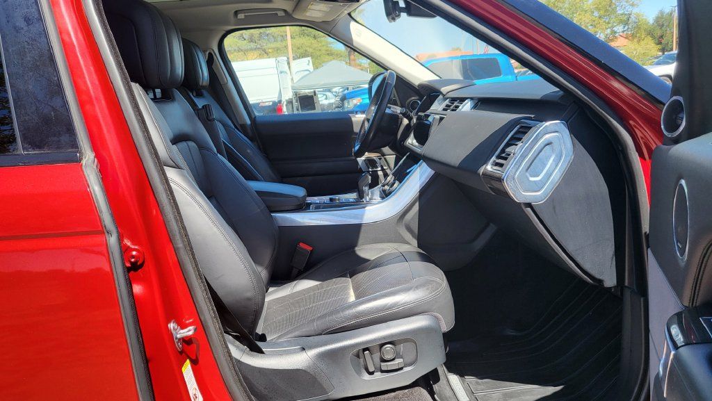 Used 2019 Land Rover Range Rover Sport HSE AWD/4WD image 22