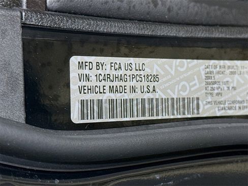 Used 2023 Jeep Grand Cherokee Altitude image 35