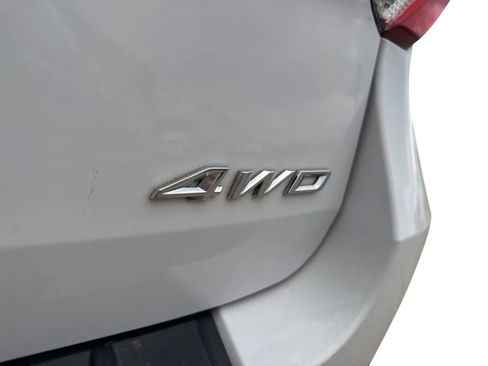 Used 2022 Ford Explorer XLT w/ Equipment Group 202A AWD/4WD image 10