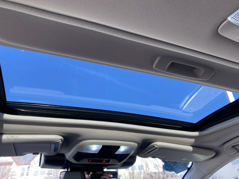 Used 2024 Subaru Crosstrek 2.0i Premium image 34