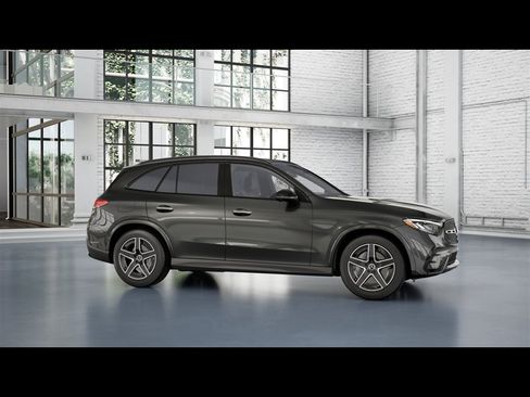 Used 2026 Mercedes-Benz GLC 300 4MATIC image 9