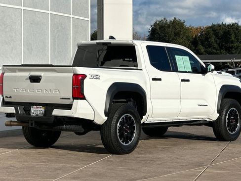 Used 2024 Toyota Tacoma TRD Off-Road image 4