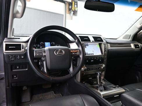 Used 2017 Lexus GX 460 image 17
