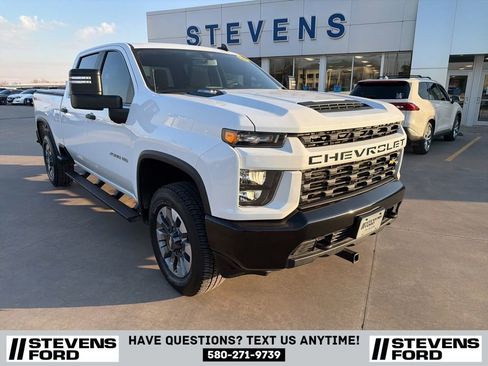 Used 2022 Chevrolet Silverado 2500 Custom w/ Custom Value Package AWD/4WD image 4