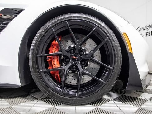 Used 2016 Chevrolet Corvette Z06 w/ Z07 Performance Package RWD image 43