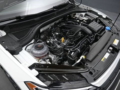 Used 2024 Volkswagen Jetta SE FWD image 46