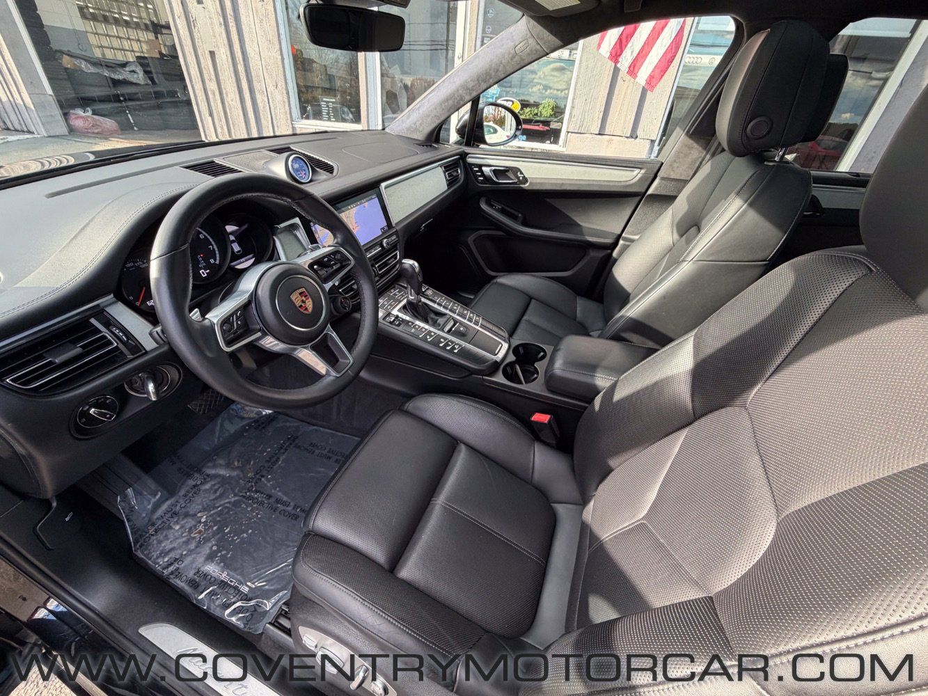 Used 2020 Porsche Macan Turbo AWD/4WD image 41