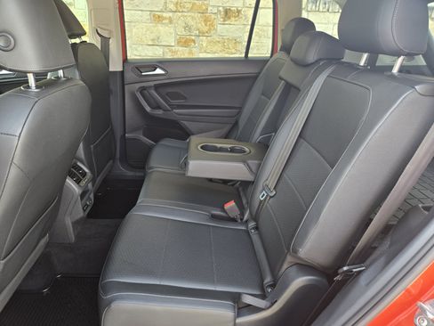 Used 2019 Volkswagen Tiguan SE FWD image 7