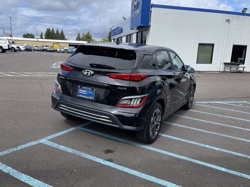 Certified 2023 Hyundai Kona Limited FWD image 5
