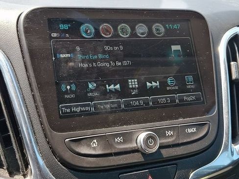 Used 2018 Chevrolet Equinox Premier FWD image 12