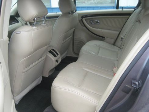 Used 2013 Ford Taurus Limited FWD image 7