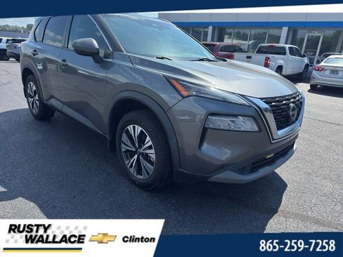 Used 2022 Nissan Rogue SV w/ SV Premium Package FWD image 1