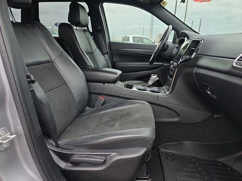 Used 2021 Jeep Grand Cherokee Laredo X image 15