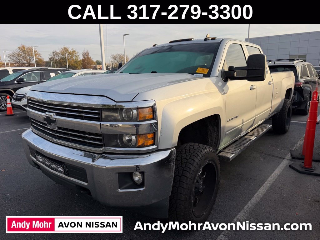 Used 2015 Chevrolet Silverado 2500 LT w/ LT Convenience Package AWD/4WD image 2