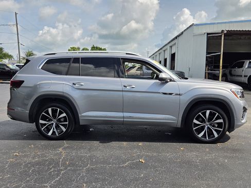 Used 2025 Volkswagen Atlas SEL Premium R-Line AWD/4WD image 6