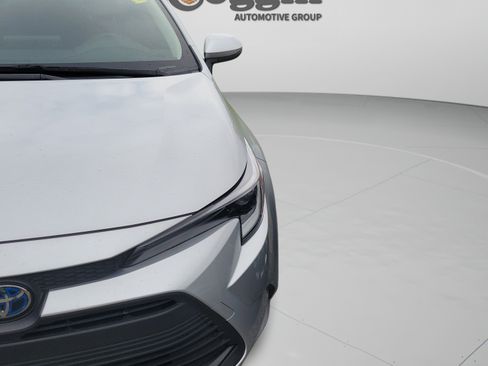 Used 2023 Toyota Corolla LE w/ LE Convenience Package FWD image 9