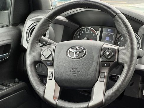 Used 2023 Toyota Tacoma TRD Sport w/ Technology Package AWD/4WD image 15