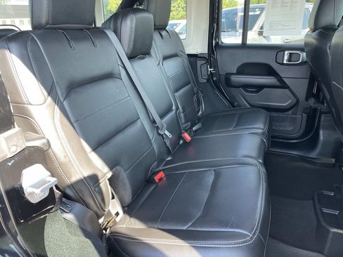 Used 2022 Jeep Wrangler Unlimited Sahara w/ Safety Group AWD/4WD image 27