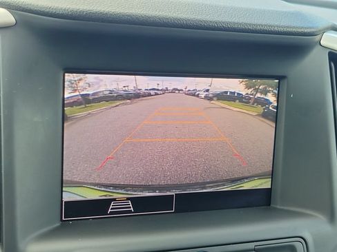 Used 2024 GMC Terrain SLE FWD image 25