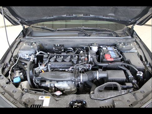 Certified 2025 Honda Accord SE image 30
