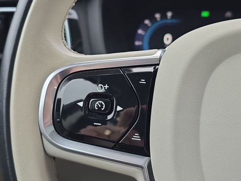 Used 2023 Volvo S60 T8 Plus image 20