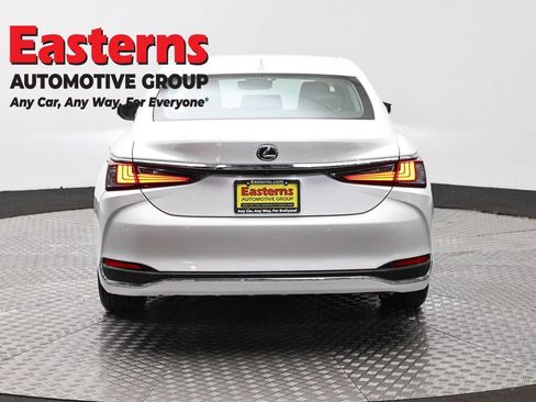 Used 2024 Lexus ES 250 w/ Premium Package image 6