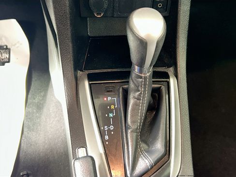 Used 2019 Toyota Corolla LE image 24